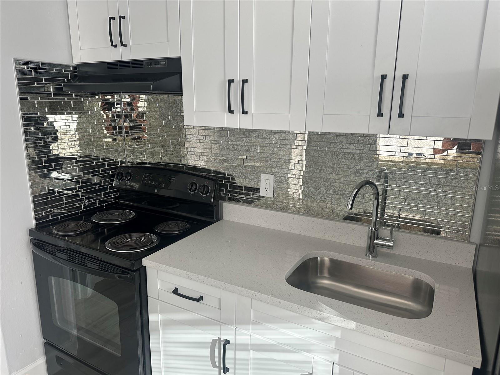 1104 E 140th Ave #b Property Photo 3