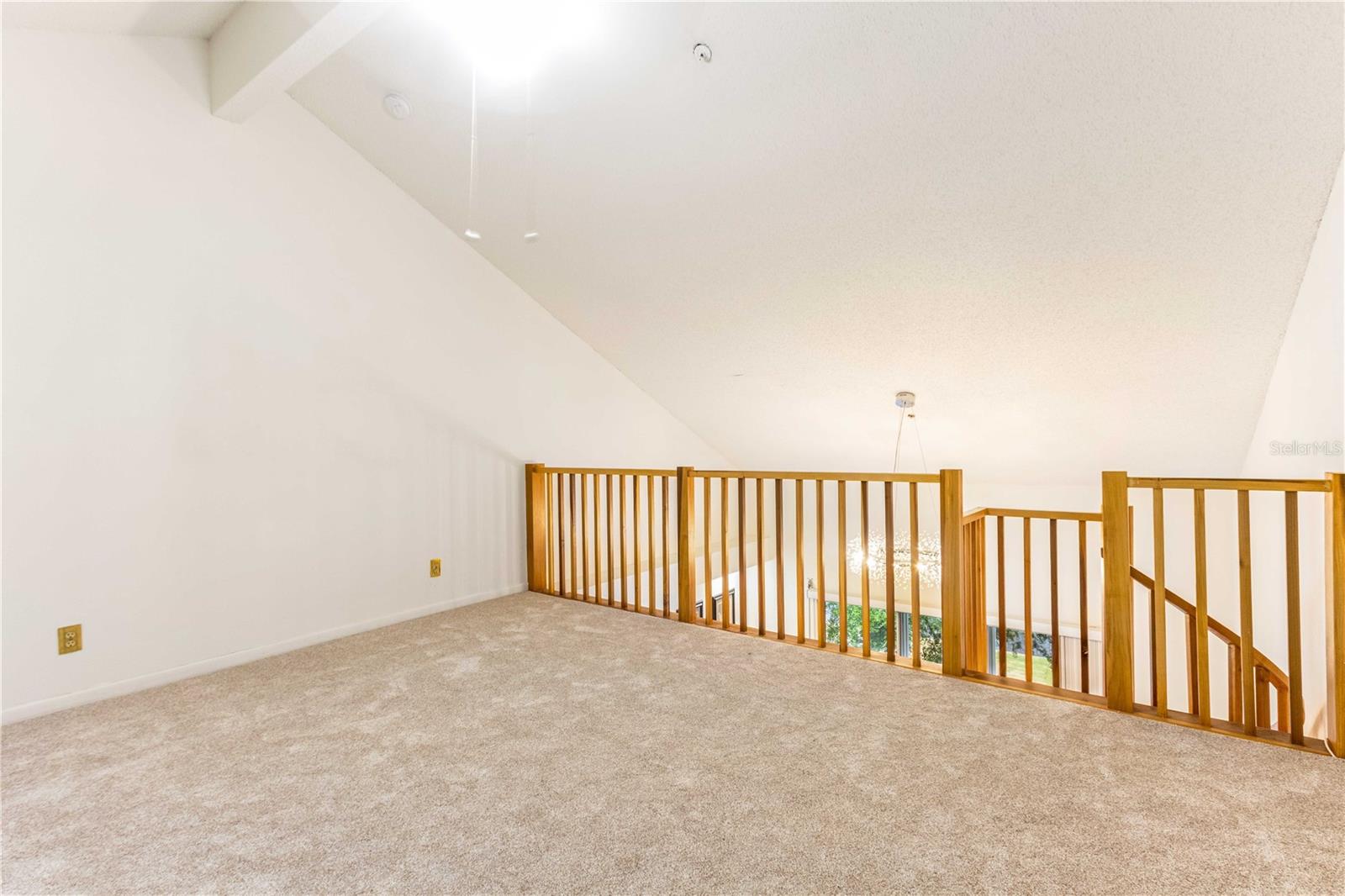 320 Island Way #605 Property Photo 24