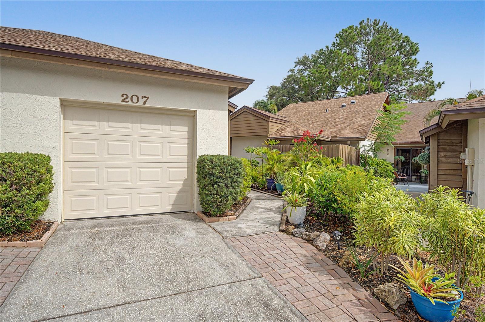 207 Lighthouse Ct Property Photo 4