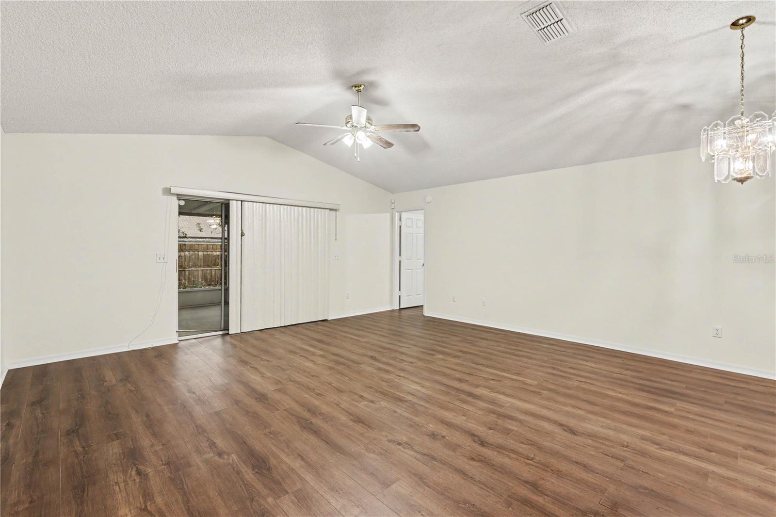 1025 Malletwood Dr Property Photo 7