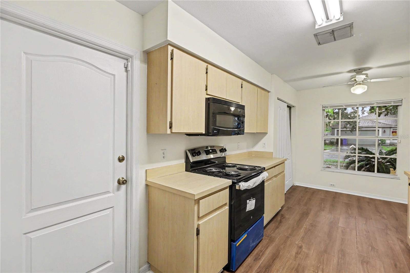1025 Malletwood Dr Property Photo 8