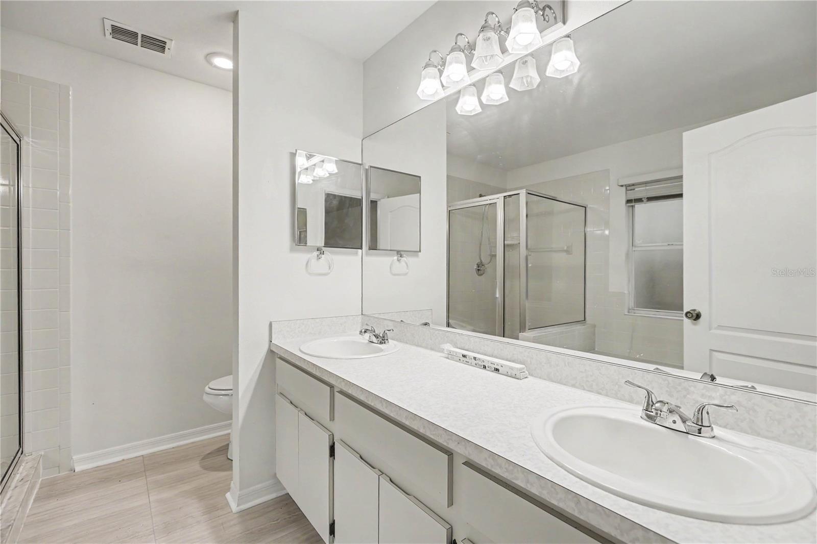 1025 Malletwood Dr Property Photo 15