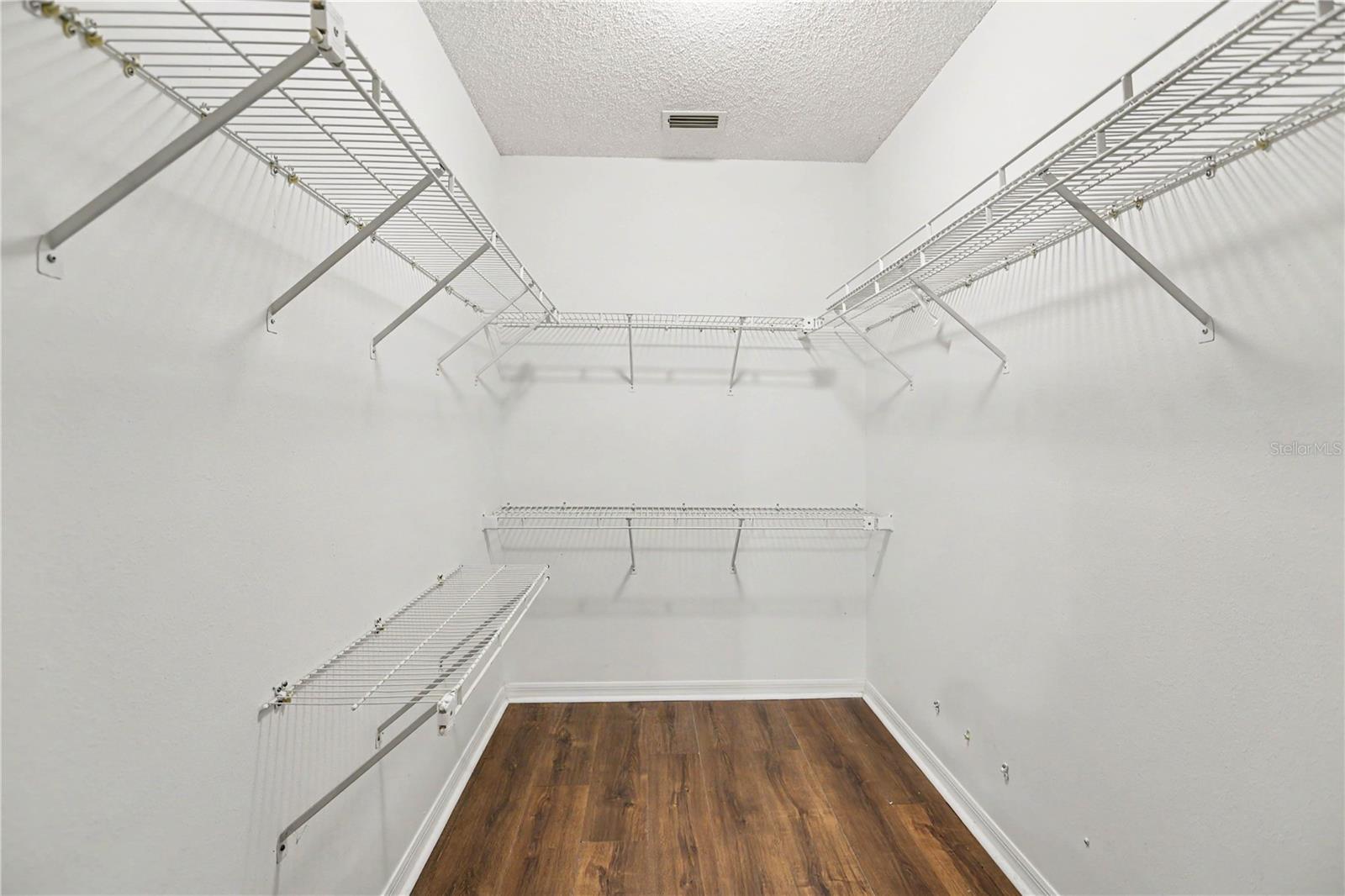 1025 Malletwood Dr Property Photo 17