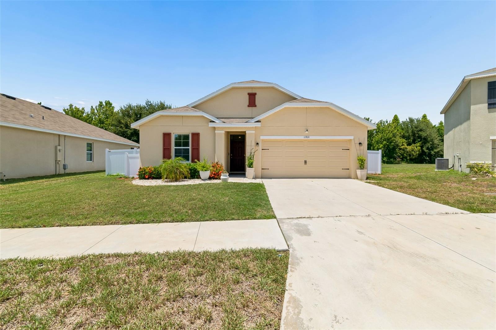 11910 Little Violet Cir Property Photo 2
