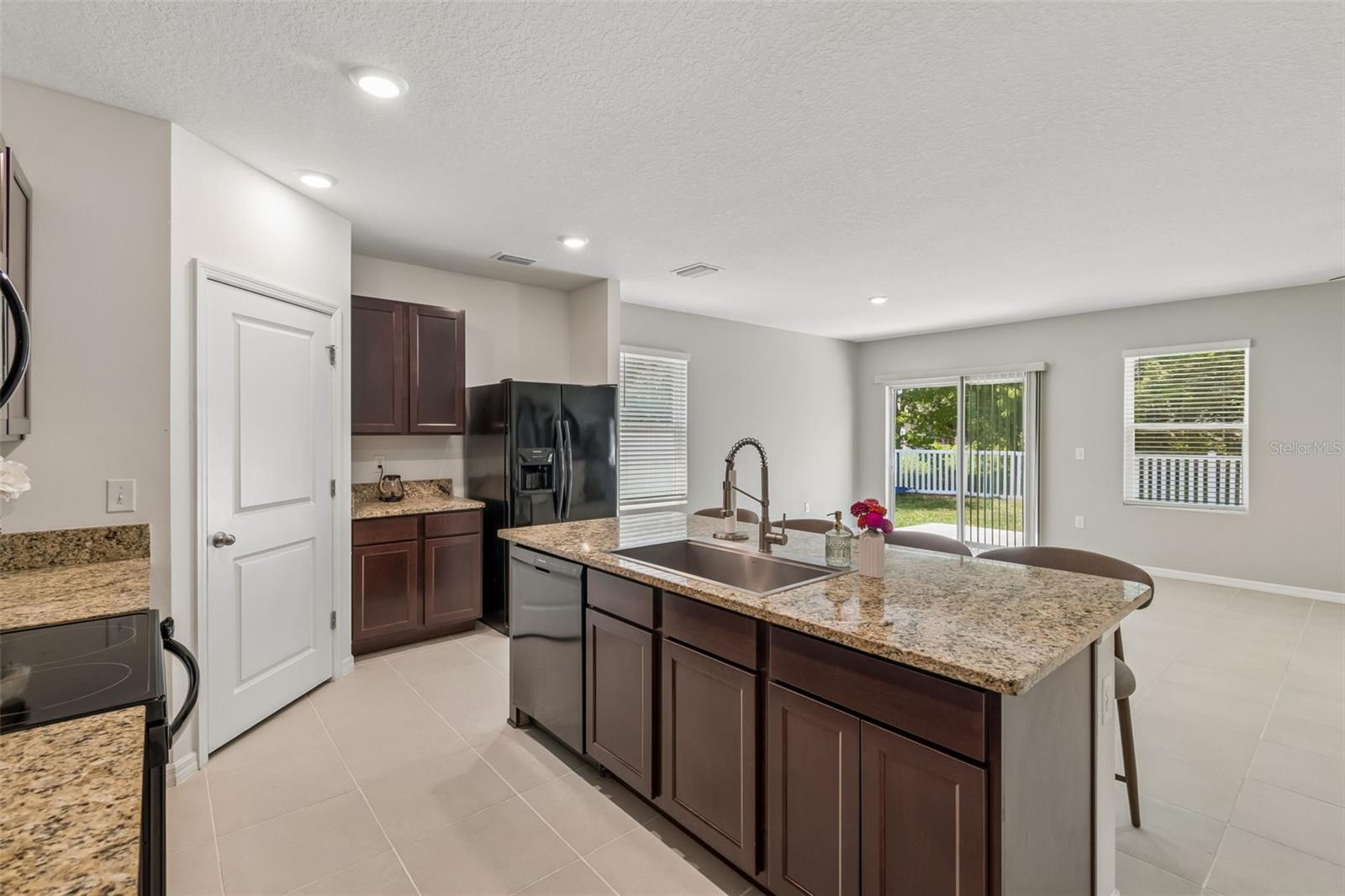 11910 Little Violet Cir Property Photo 7