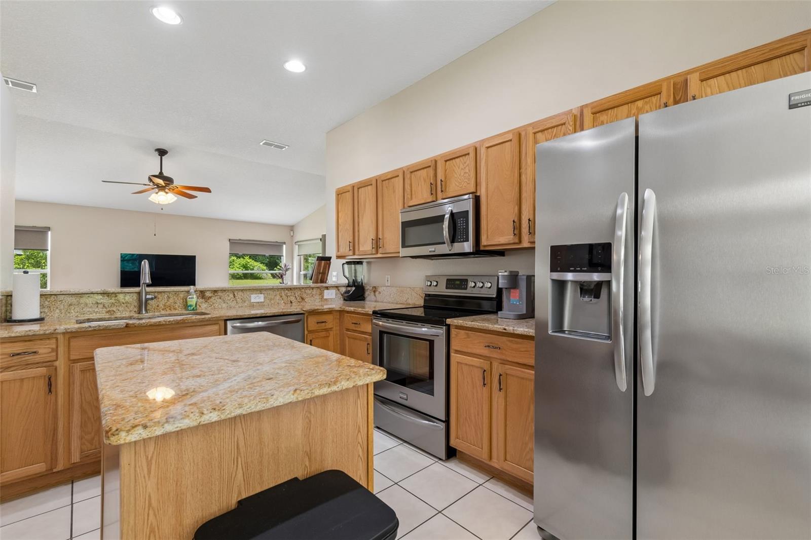 20942 Sunsweet Ct Property Photo 6