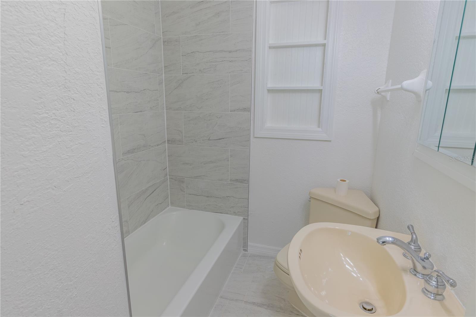944 Bruce Ave Property Photo 5