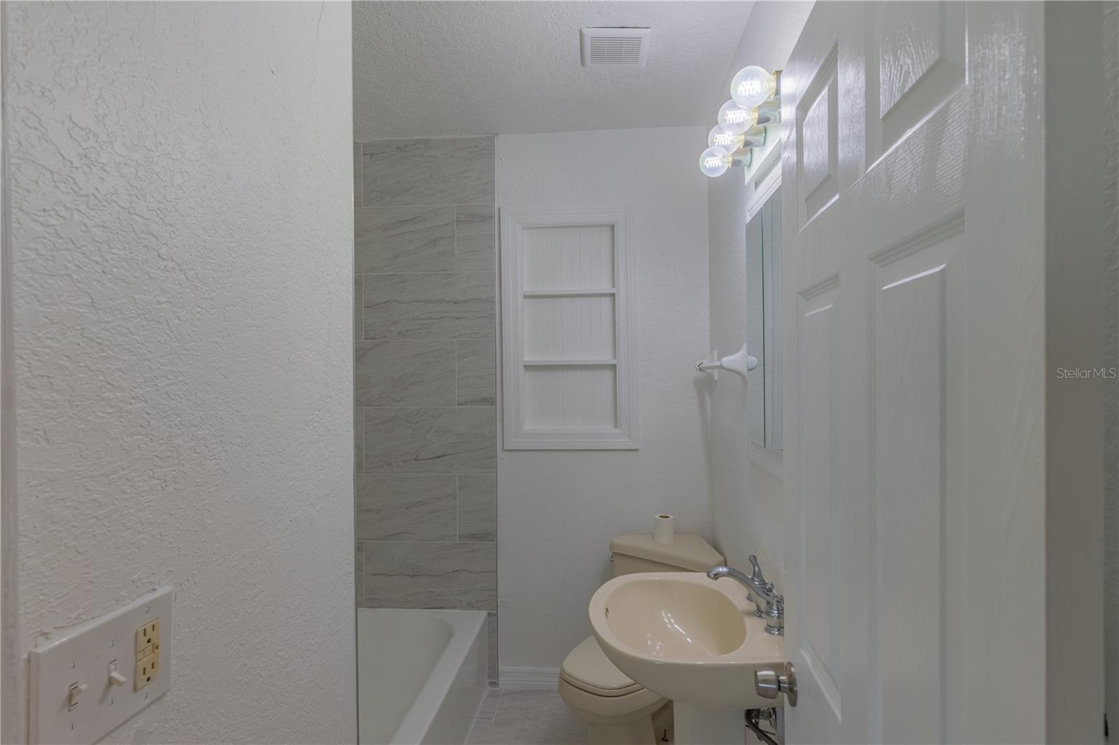 944 Bruce Ave Property Photo 6