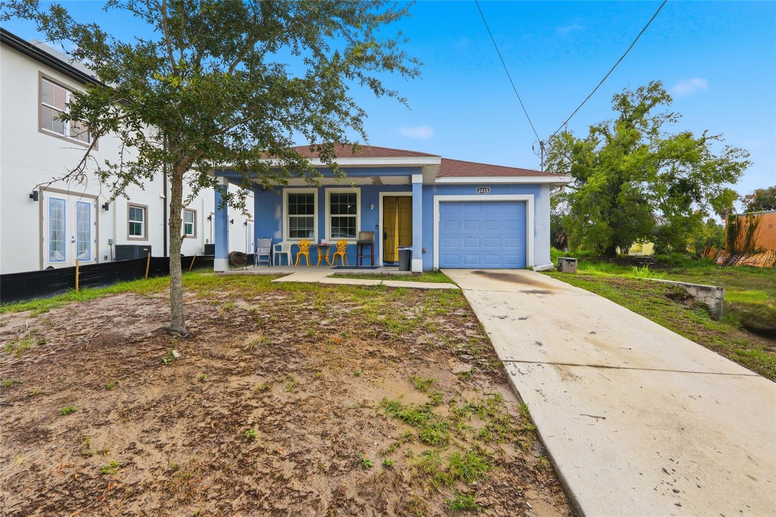 2215 E Columbus Dr Property Photo 2