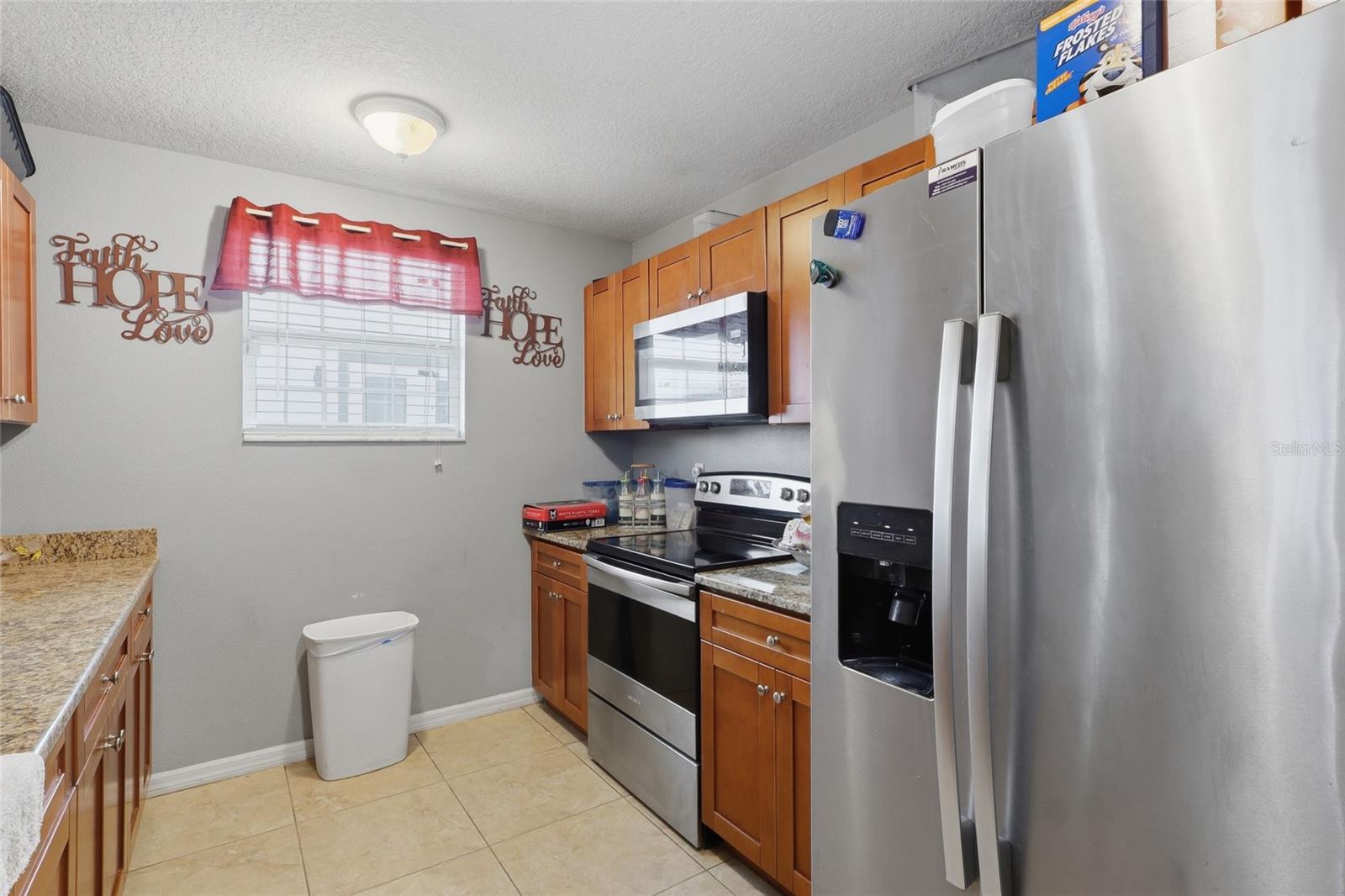2215 E Columbus Dr Property Photo 11