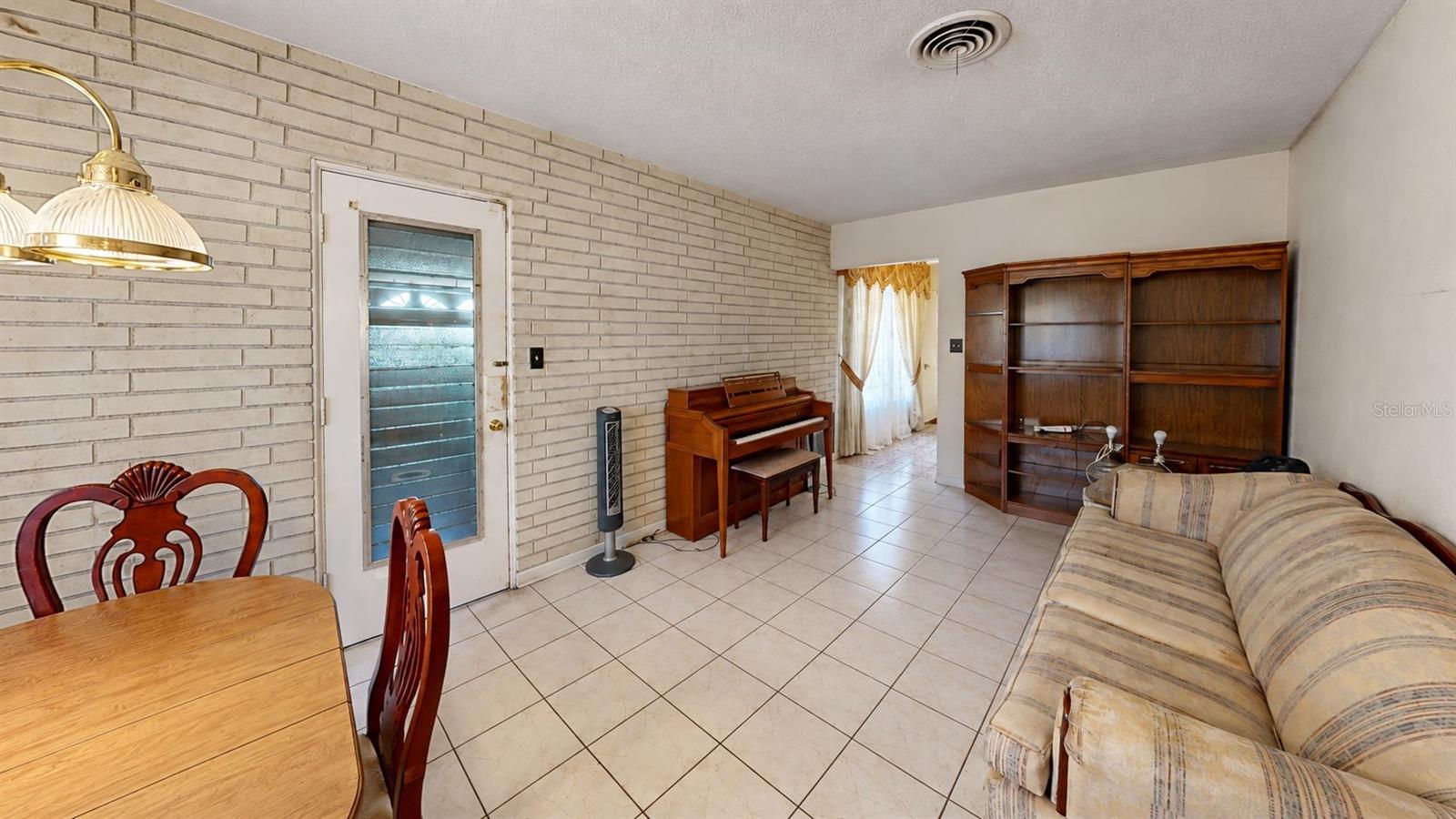 6035 7th St S Property Photo 12