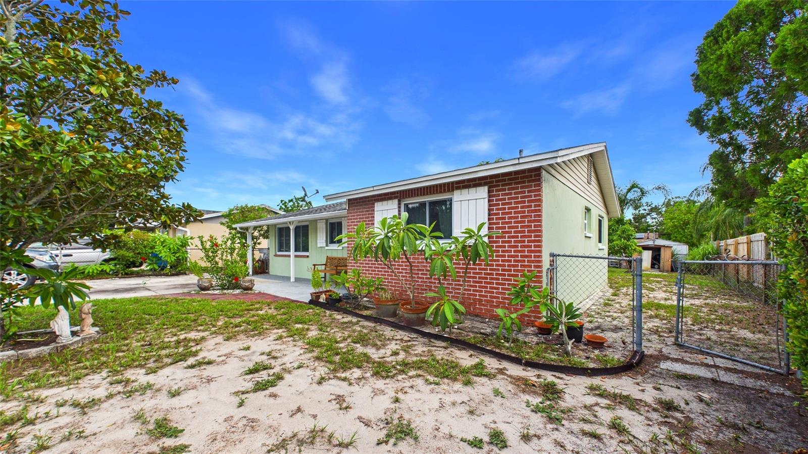 2809 Edenwood St Property Photo 3
