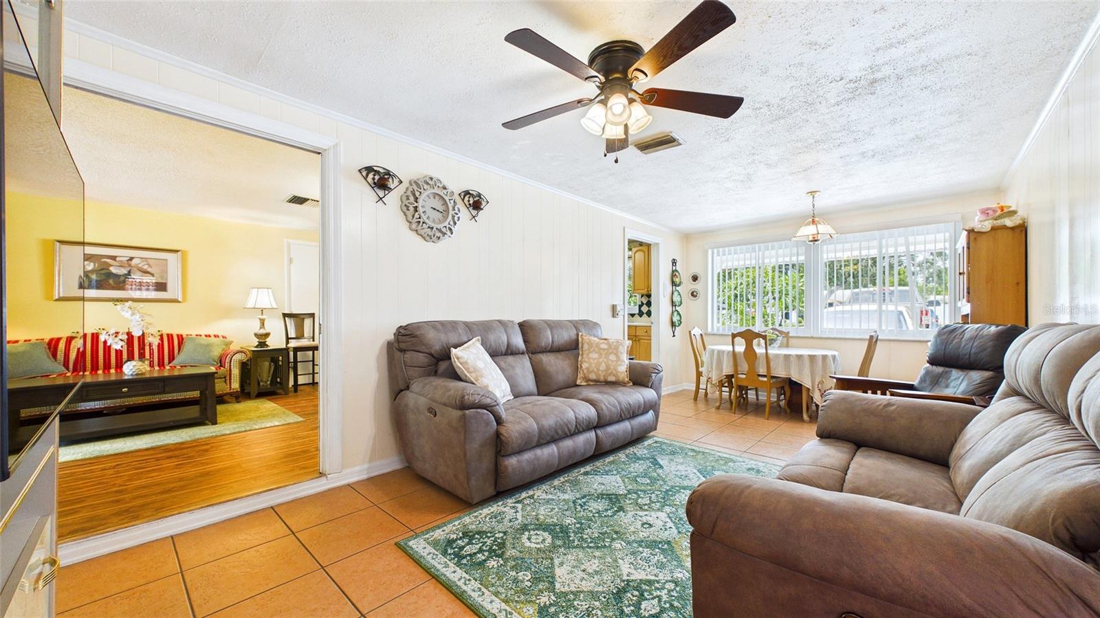 2809 Edenwood St Property Photo 4