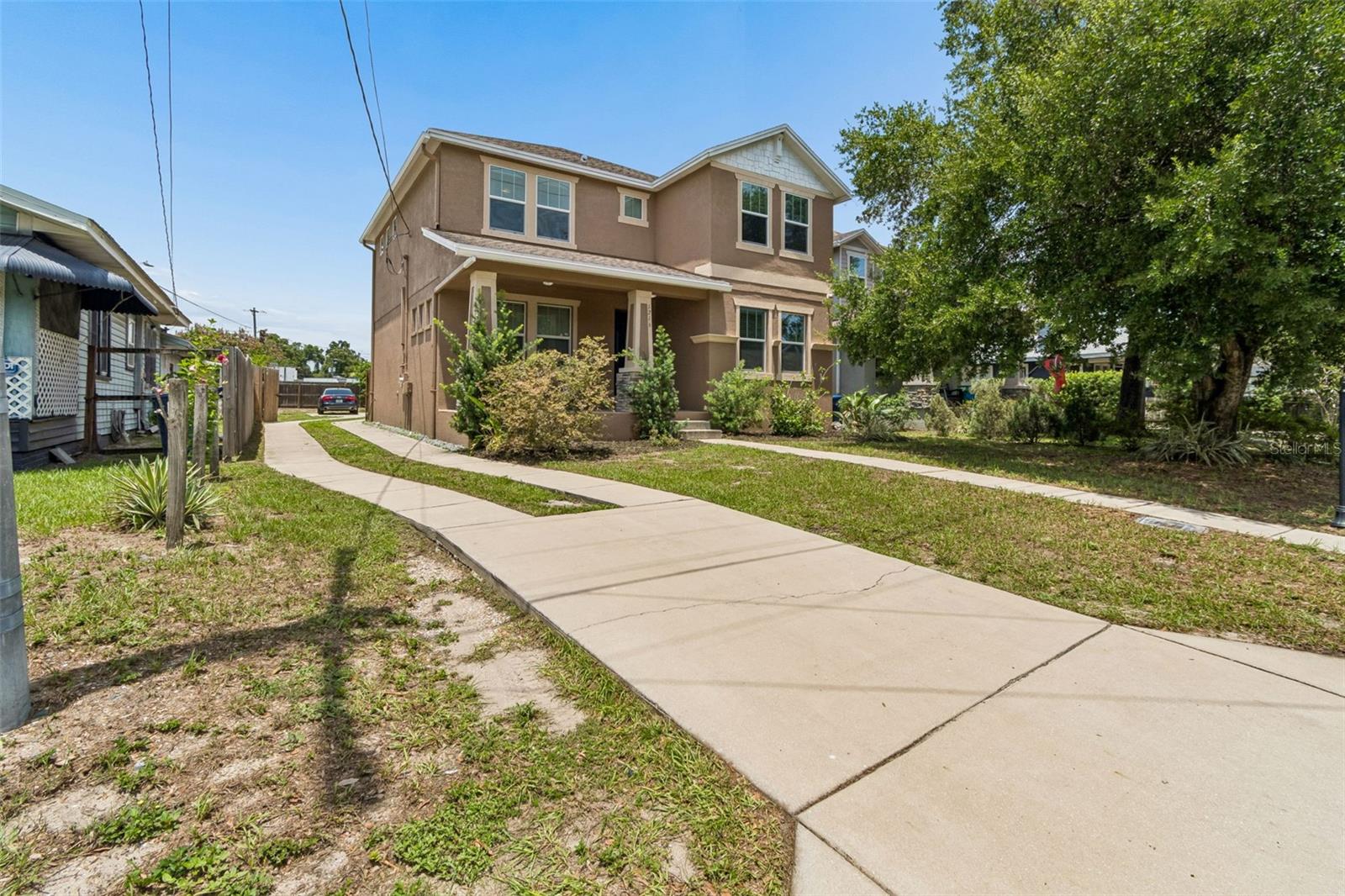 1216 E GIDDENS AVE Property Photo 1