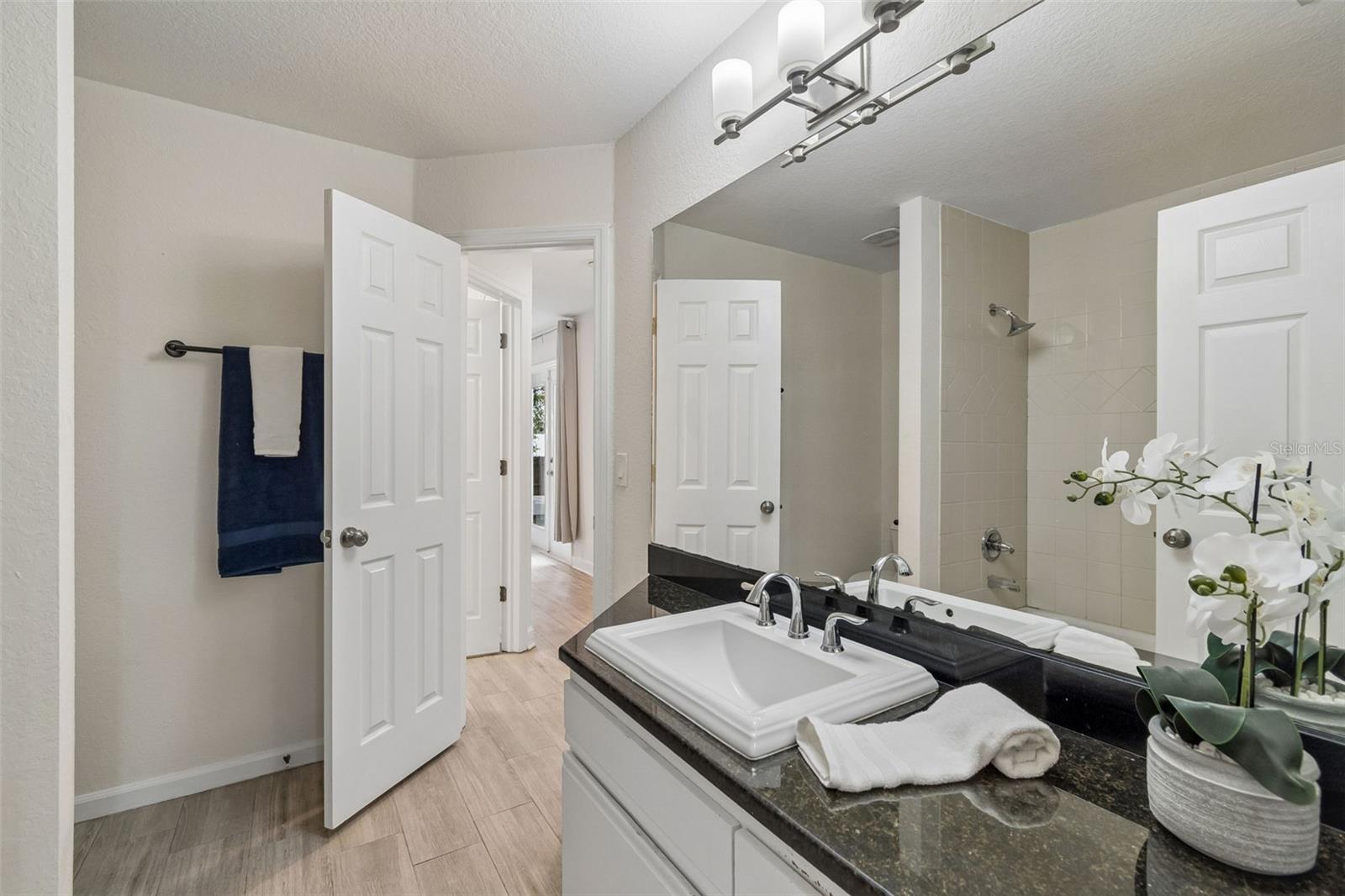 4418 W North B St Property Photo 10
