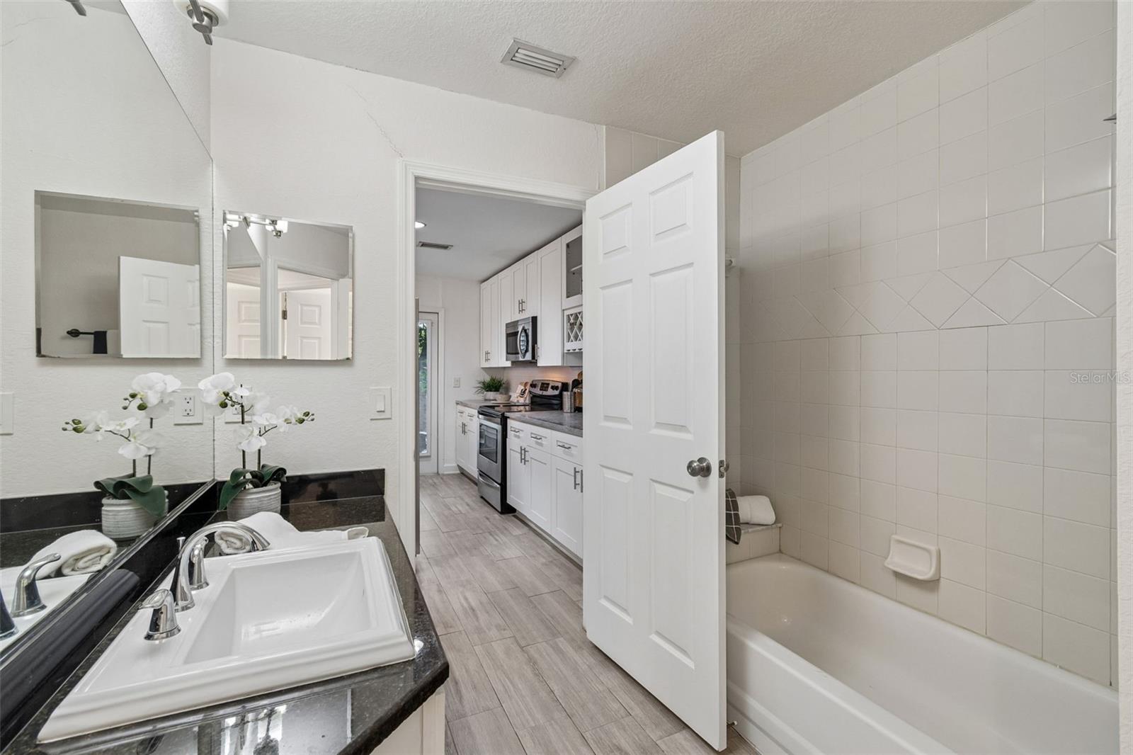 4418 W North B St Property Photo 11