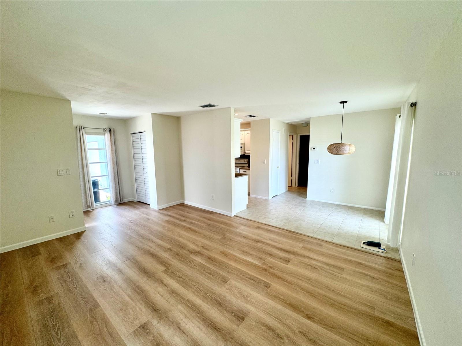 1610 Berwick Ct #d Property Photo 6