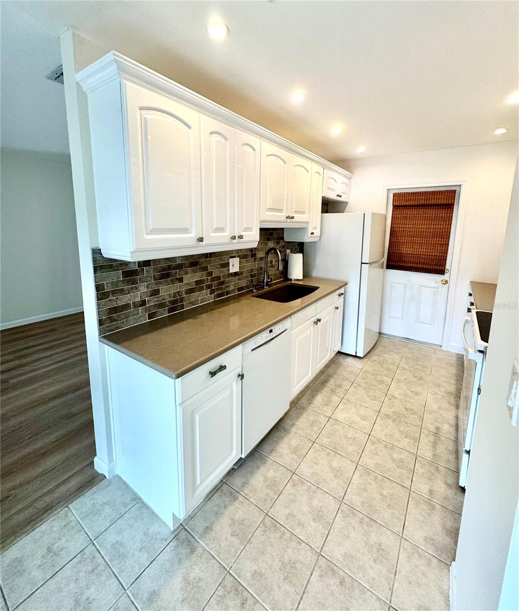 1610 Berwick Ct #d Property Photo 8
