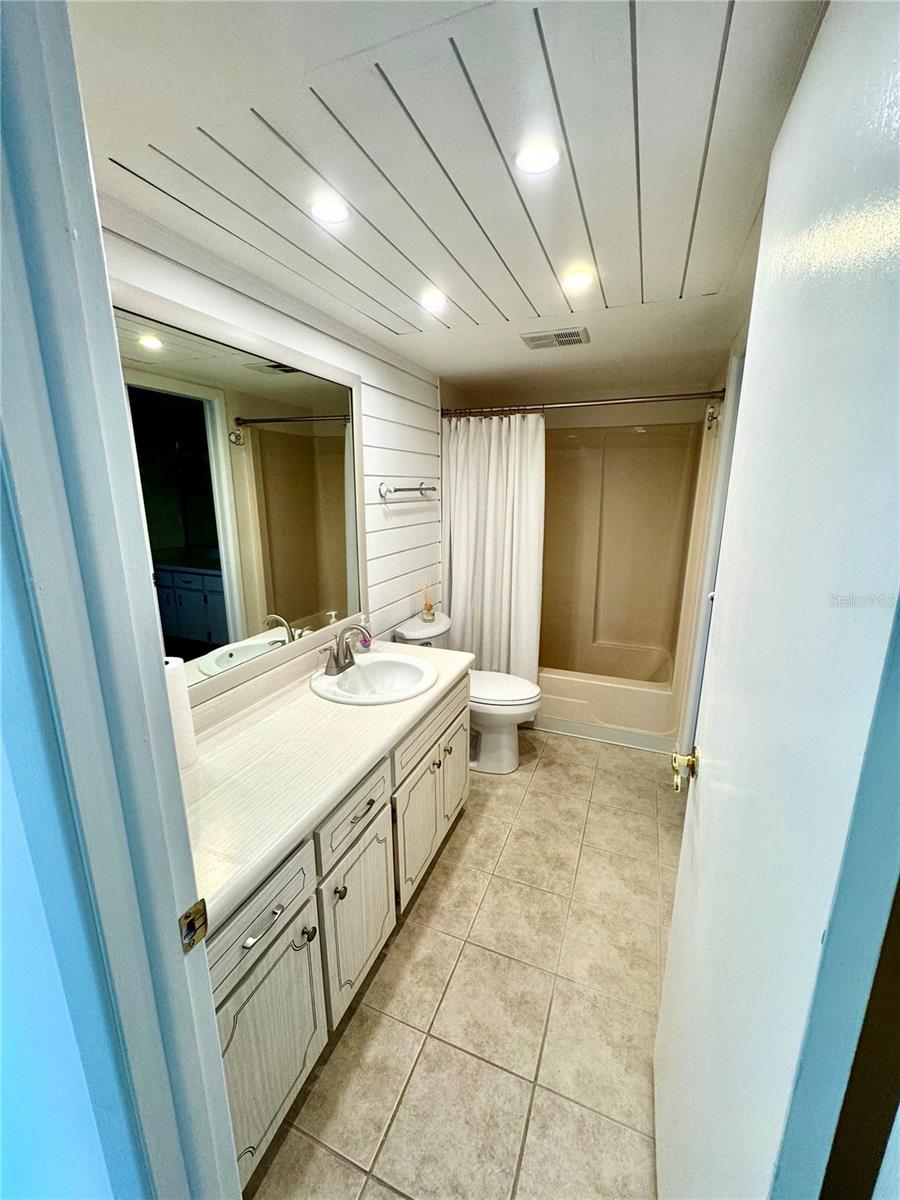 1610 Berwick Ct #d Property Photo 12