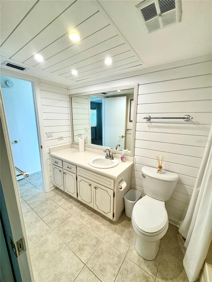 1610 Berwick Ct #d Property Photo 13