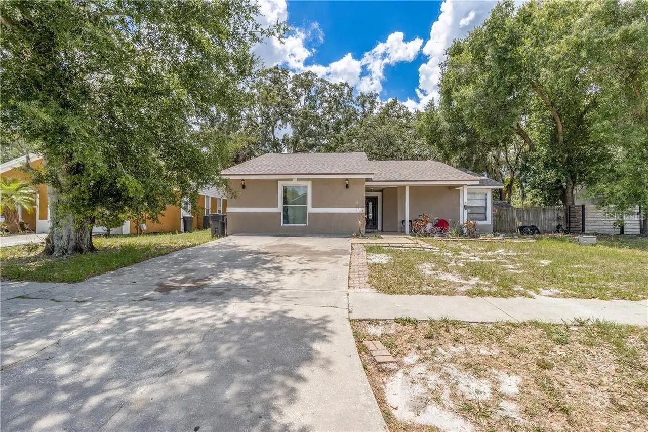 TB8529885 Property Photo 1