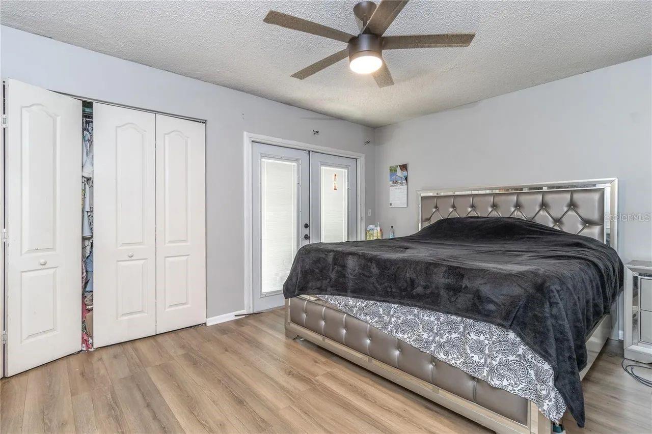 TB8529885 Property Photo 5