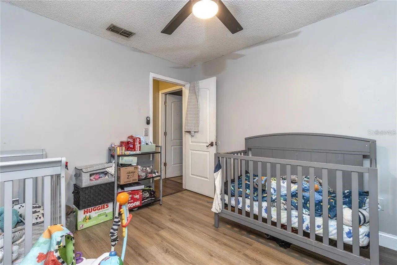 TB8529885 Property Photo 6
