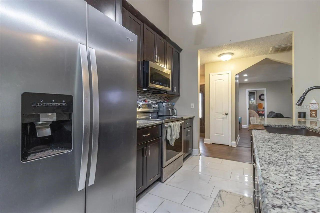 TB8529885 Property Photo 8