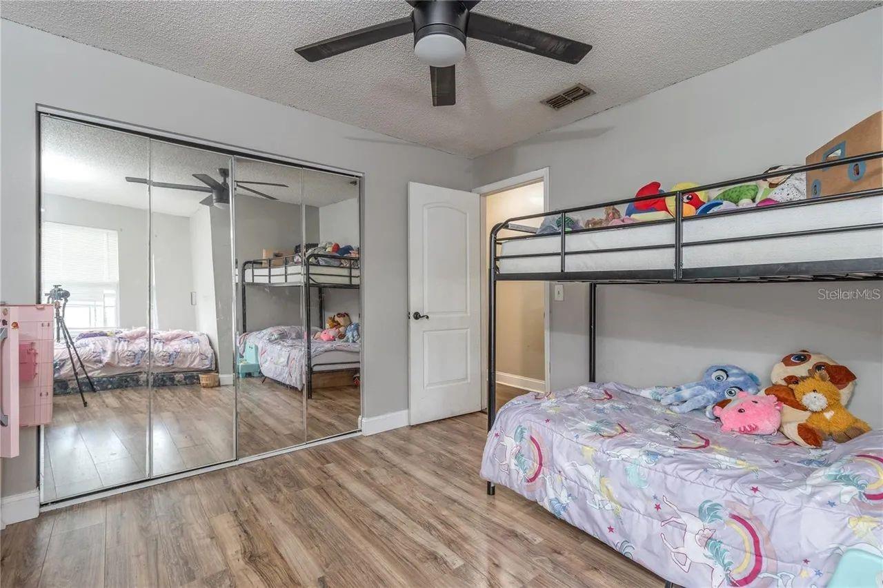 TB8529885 Property Photo 16