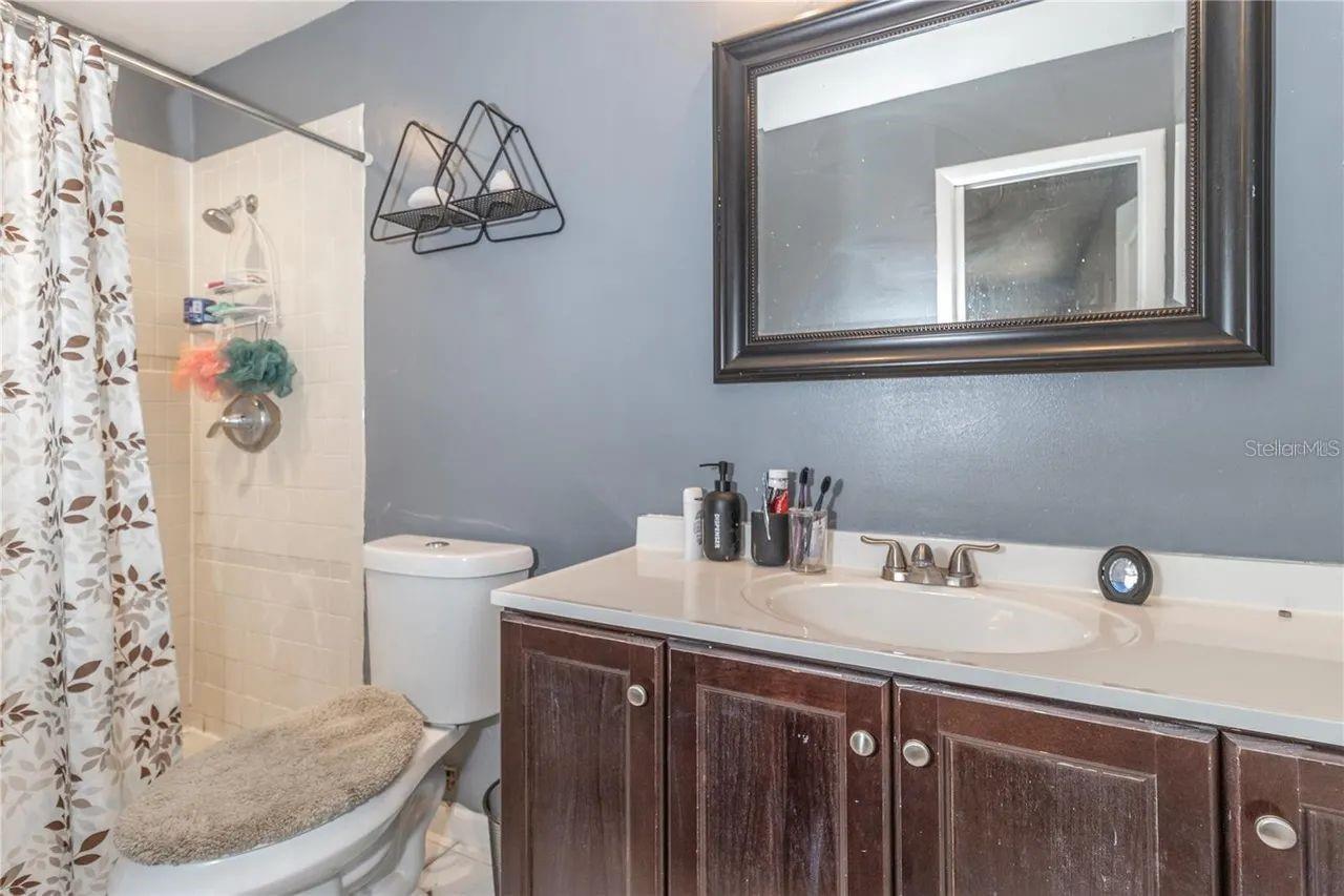 TB8529885 Property Photo 18