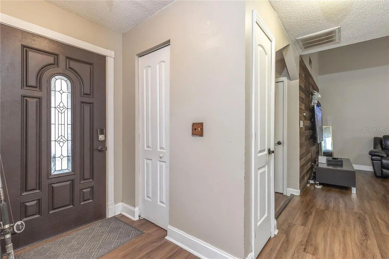 TB8529885 Property Photo 28