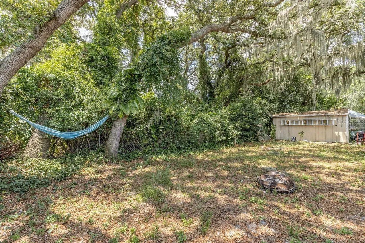 TB8529885 Property Photo 29
