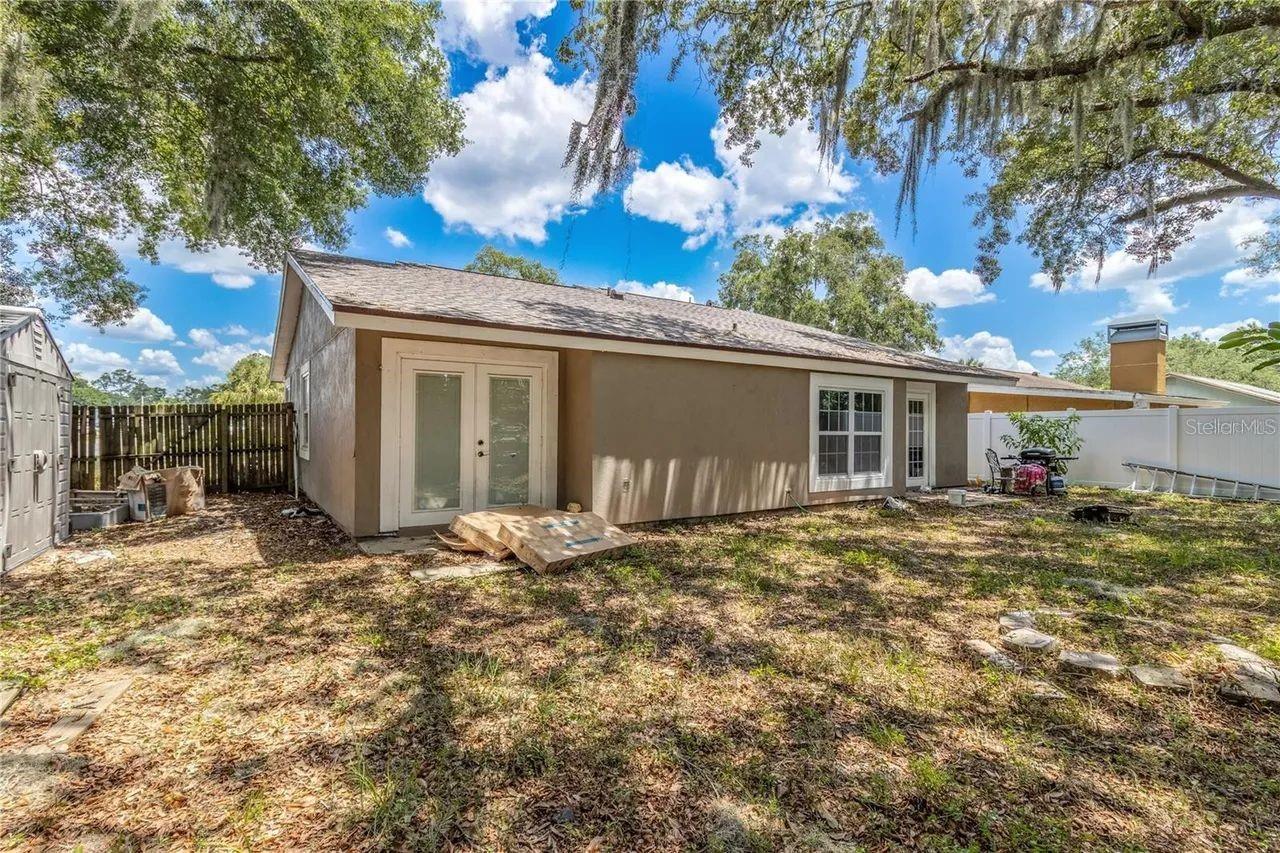 TB8529885 Property Photo 30