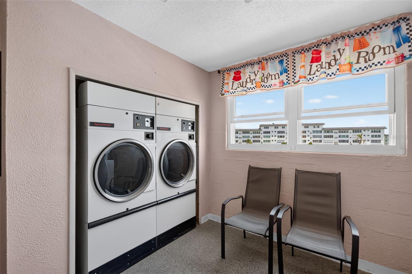 6025 Shore Blvd S #602 Property Photo 42