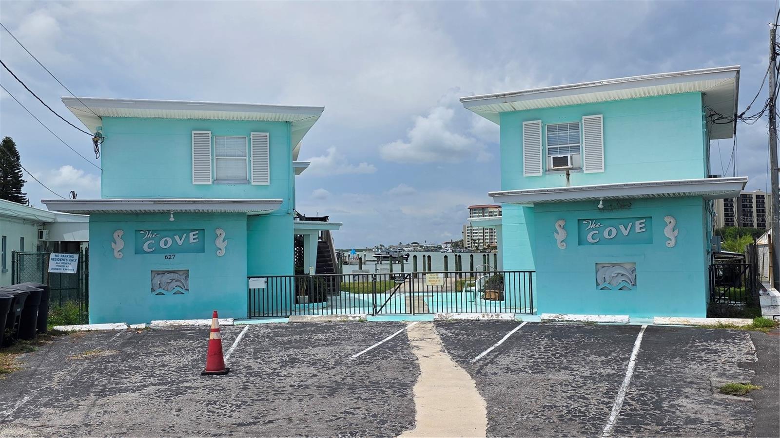627 Bay Esplanade Property Photo 1