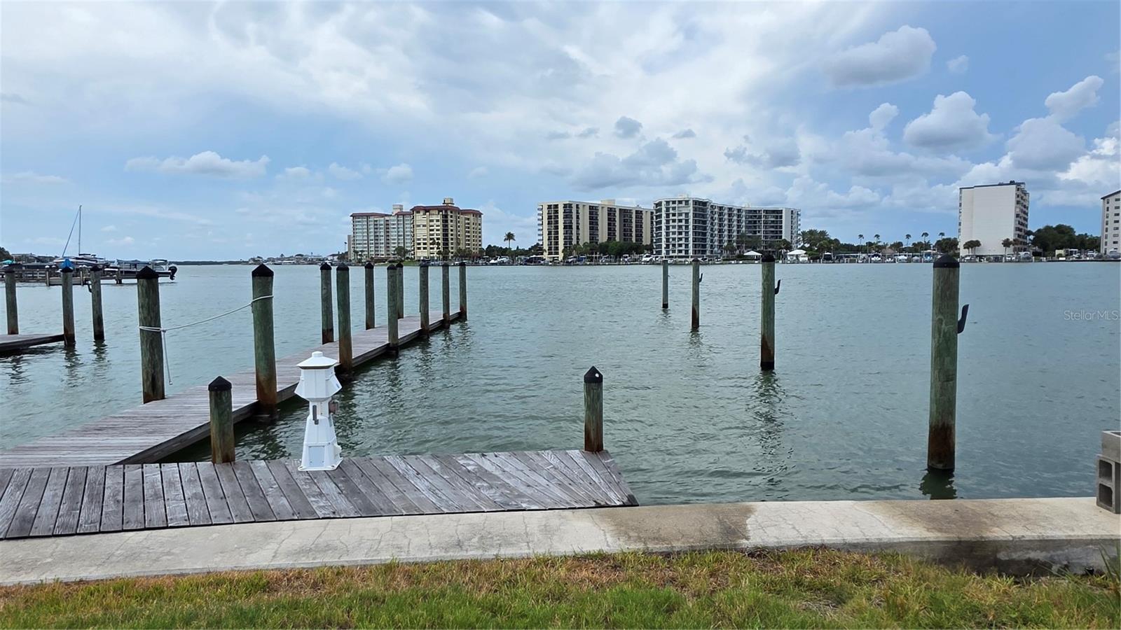 627 Bay Esplanade Property Photo 4