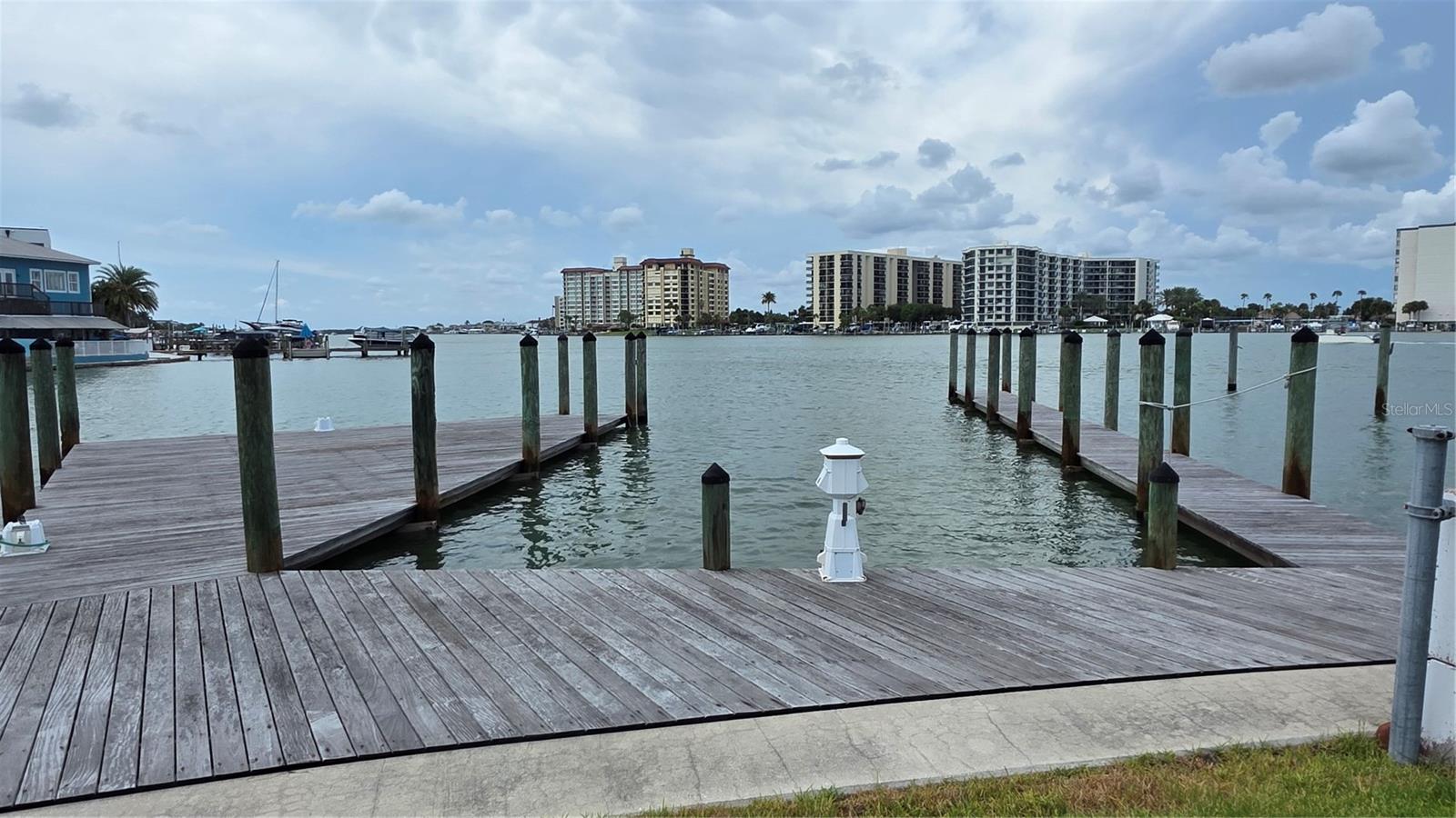 627 Bay Esplanade Property Photo 5