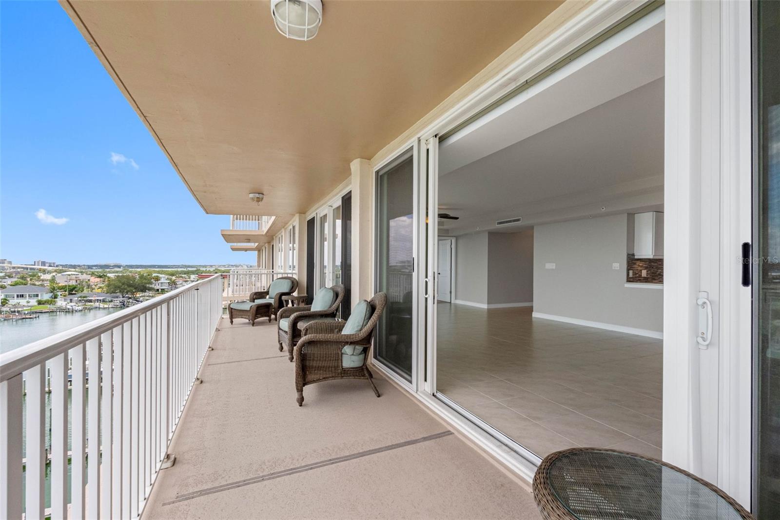 223 Island Way #7f Property Photo 8