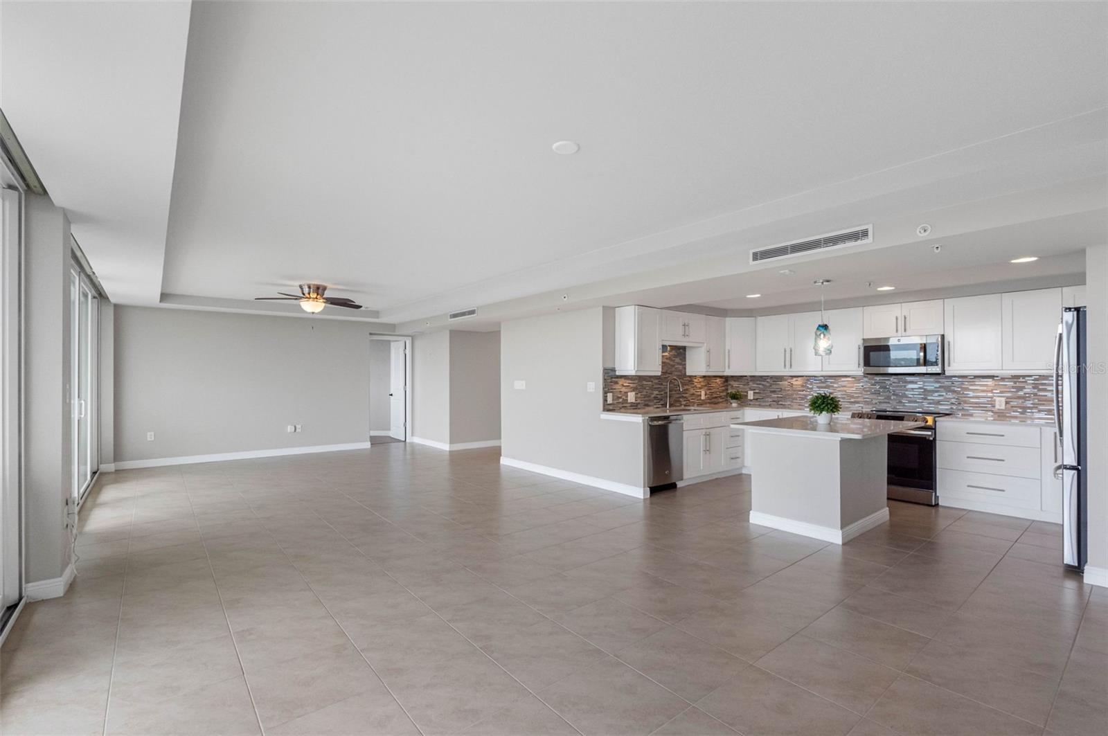 223 Island Way #7f Property Photo 14