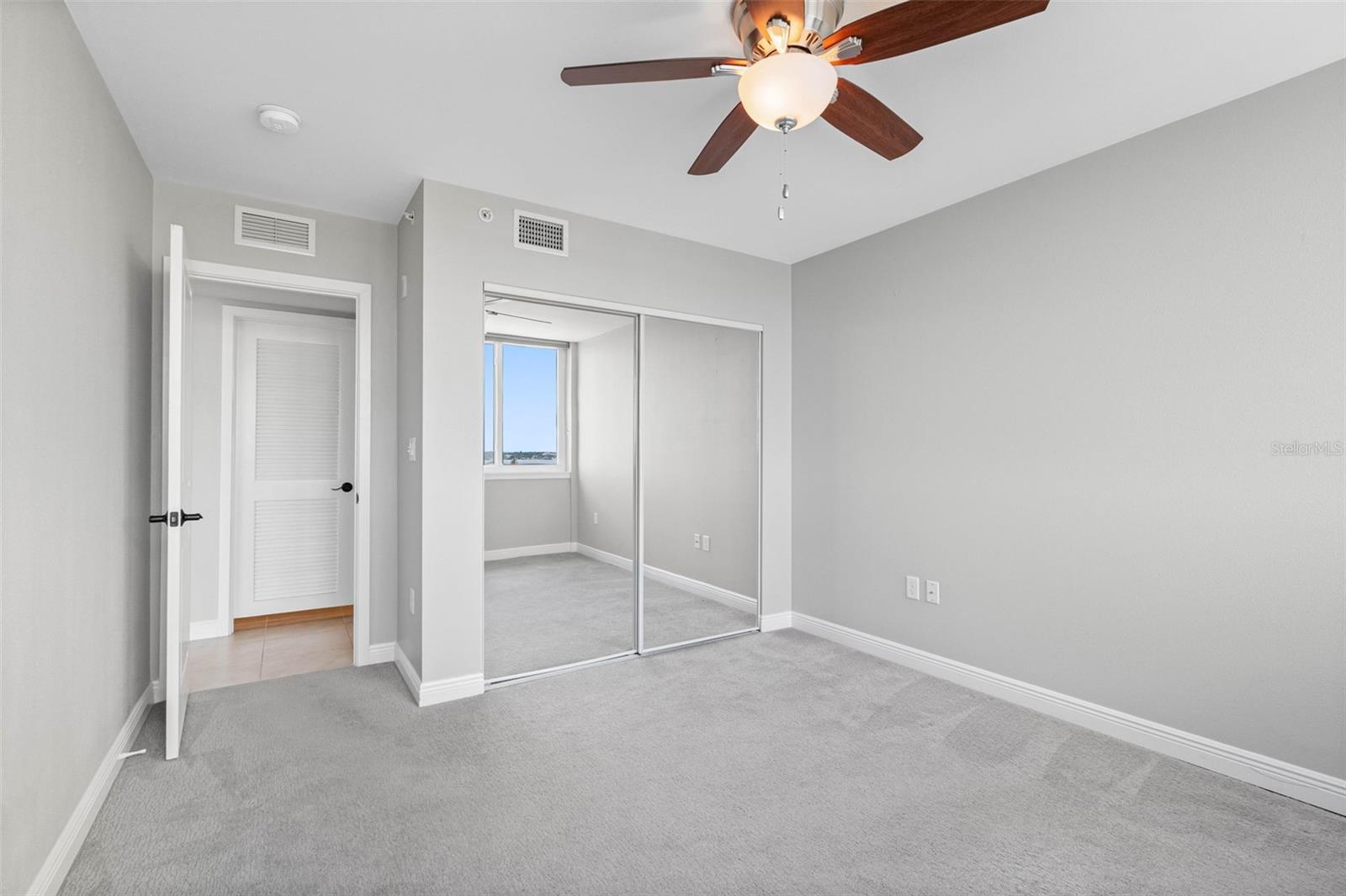 223 Island Way #7f Property Photo 25