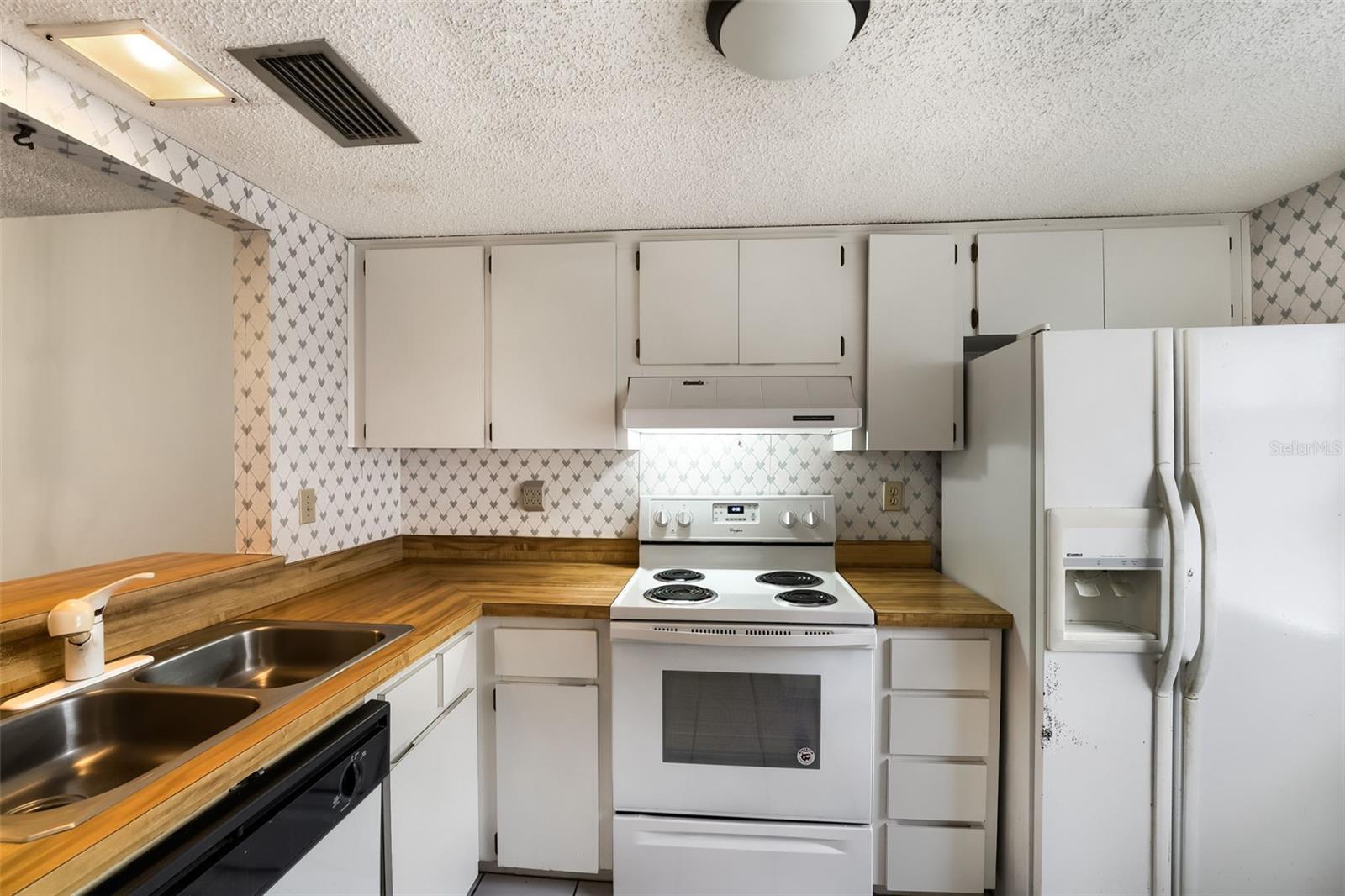 11210 Carriage Hill Dr #6 Property Photo 8