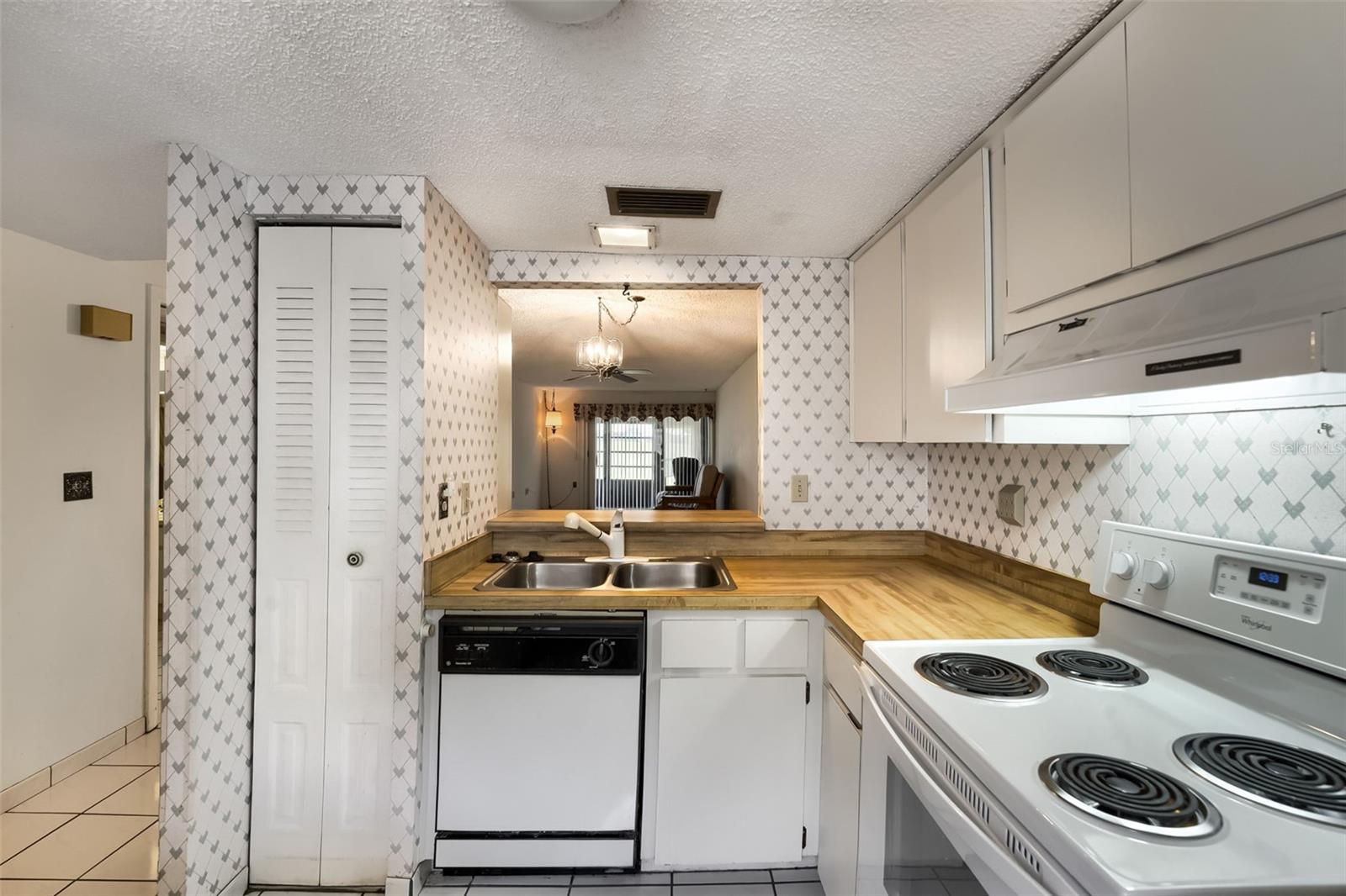11210 Carriage Hill Dr #6 Property Photo 10