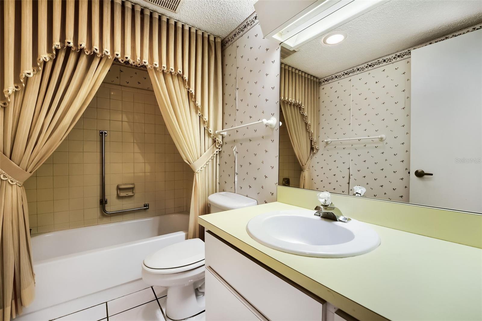 11210 Carriage Hill Dr #6 Property Photo 18
