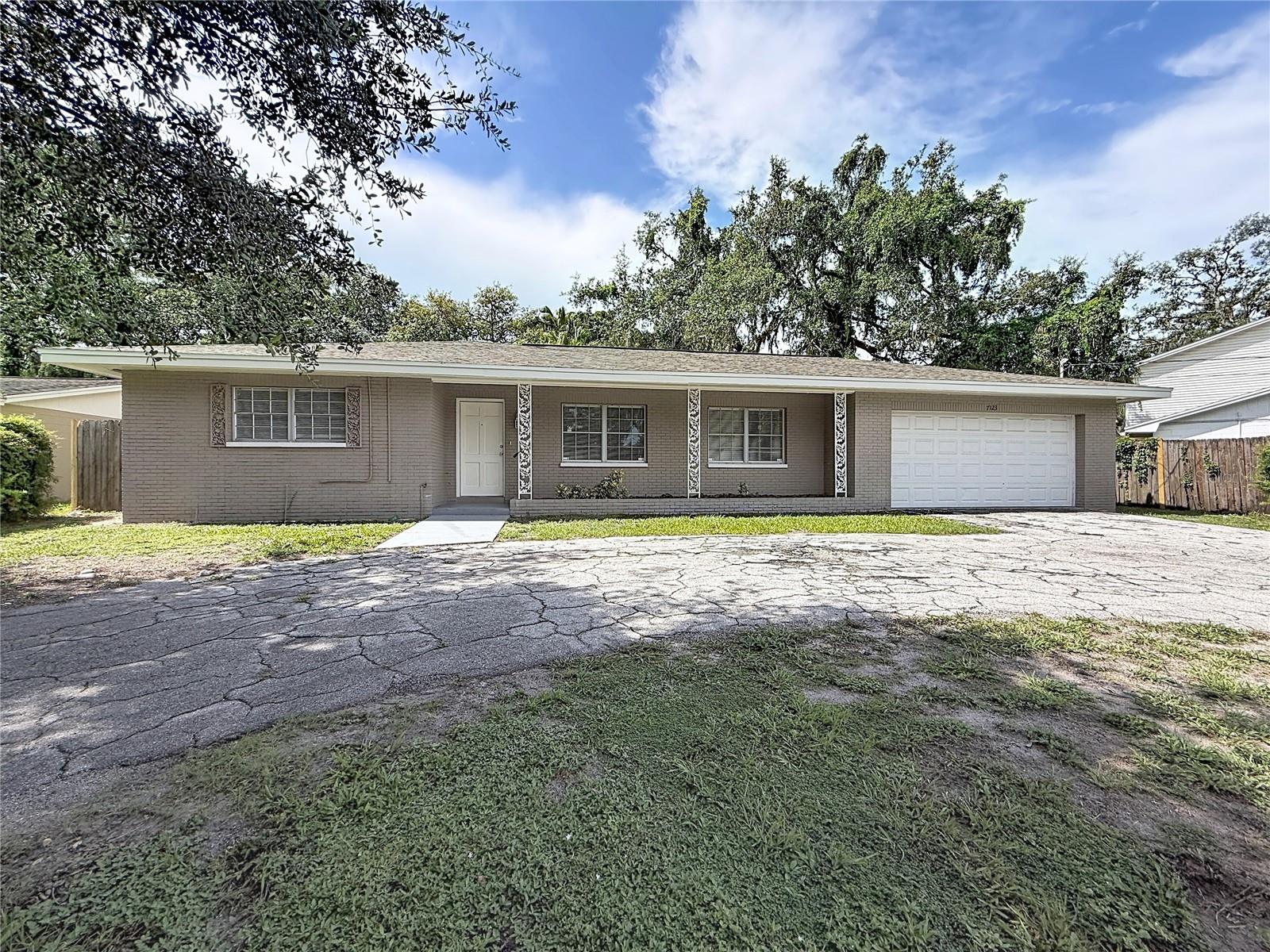 7123 WOODFIELD DR