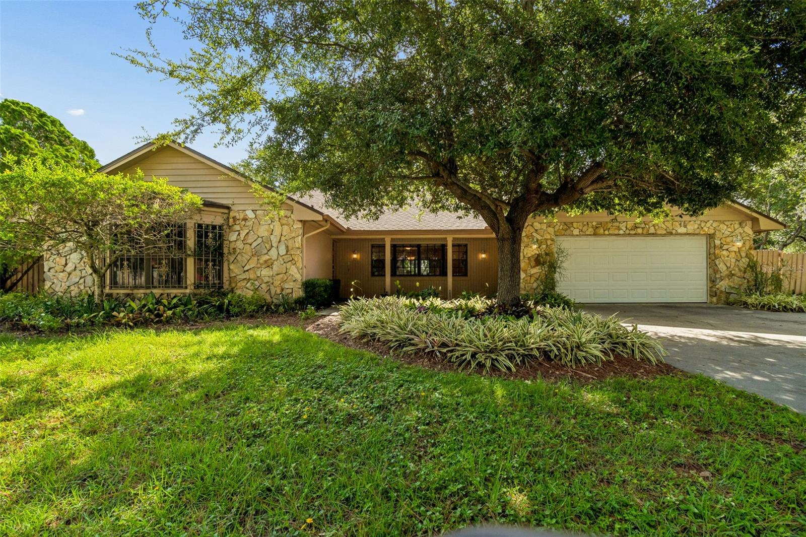 16509 Round Oak Dr Property Photo 1
