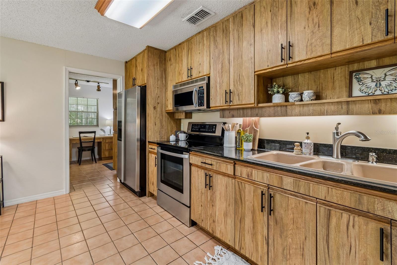 16509 Round Oak Dr Property Photo 17