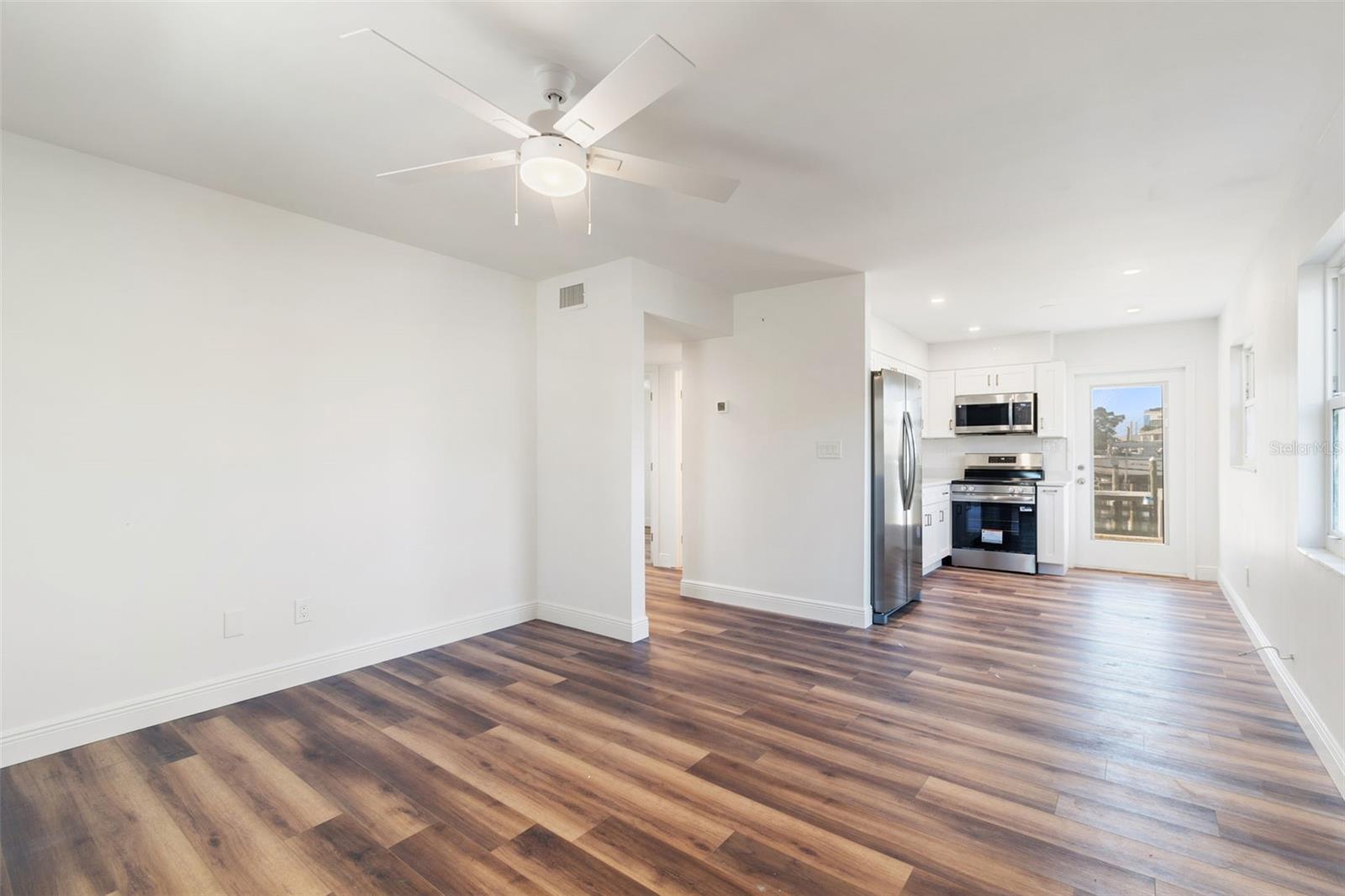 14919 N Bayshore Dr #1 Property Photo 11