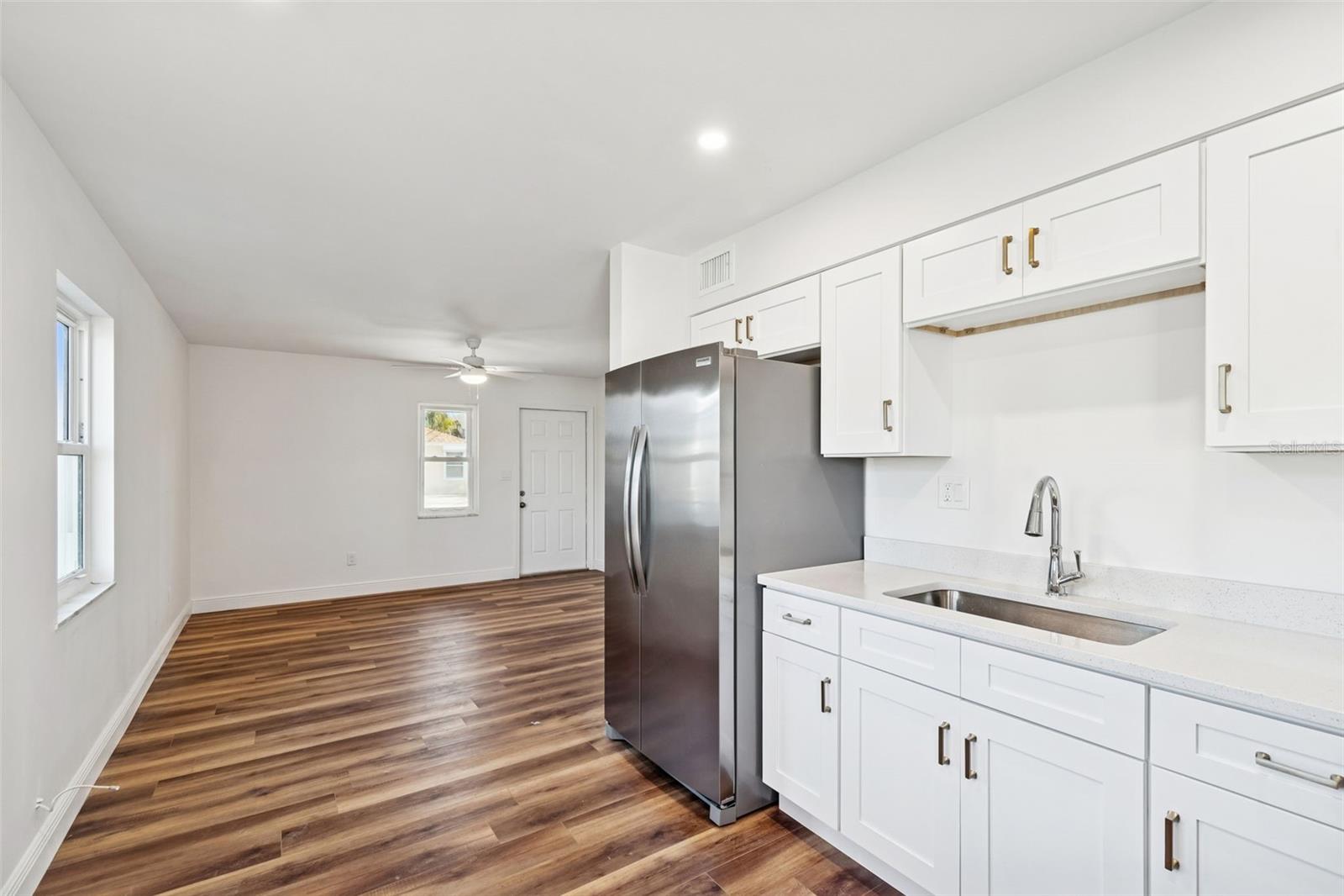 14919 N Bayshore Dr #1 Property Photo 17