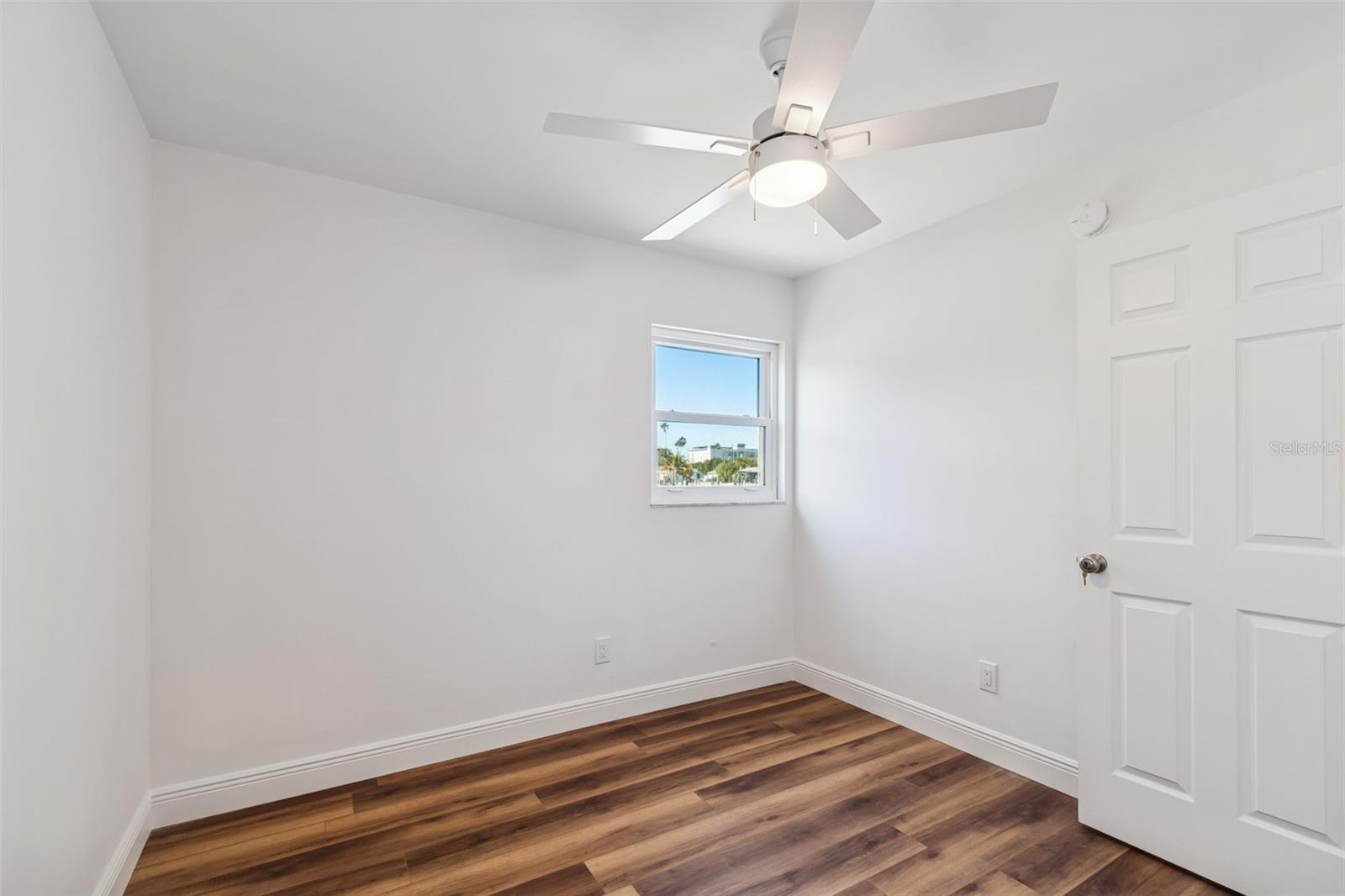 14919 N Bayshore Dr #1 Property Photo 28