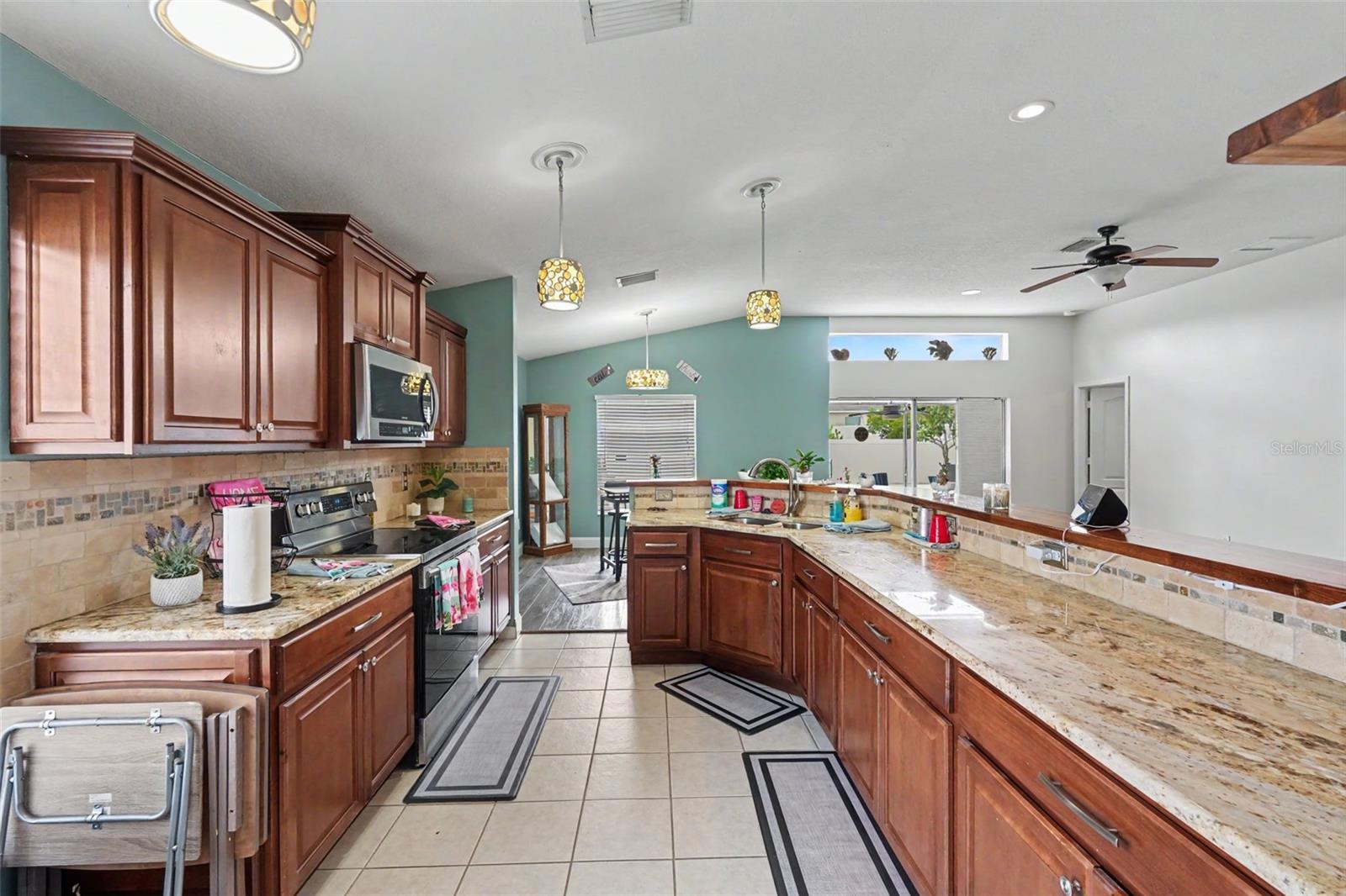 11531 Misty Isle Ln Property Photo 14